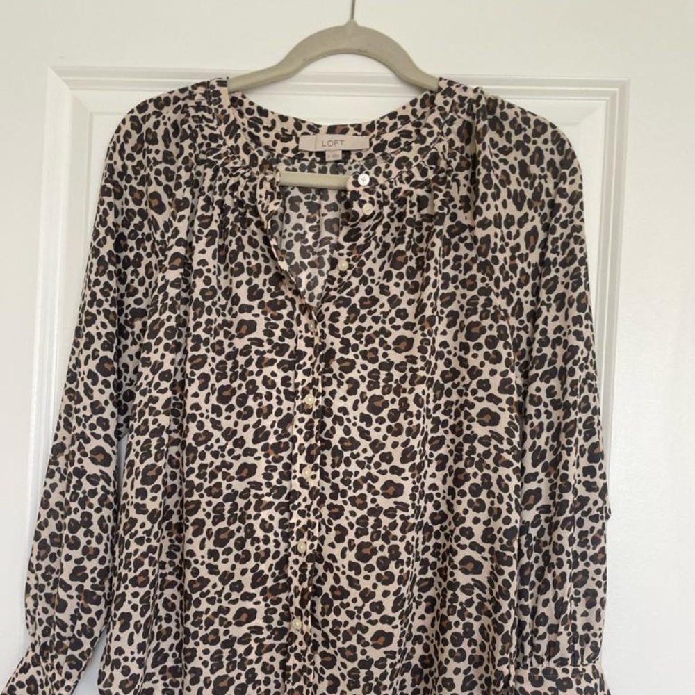 LOFT XS Leopard Blouse